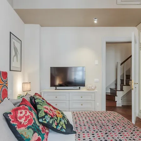 Casa Edgar, Elegant And Classy First Floor *